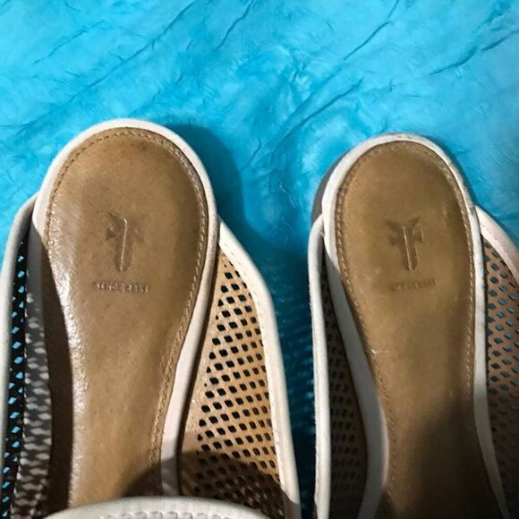Frye Gwen Perforated Leather Flat Mules Size 7 - Picture 7 of 9